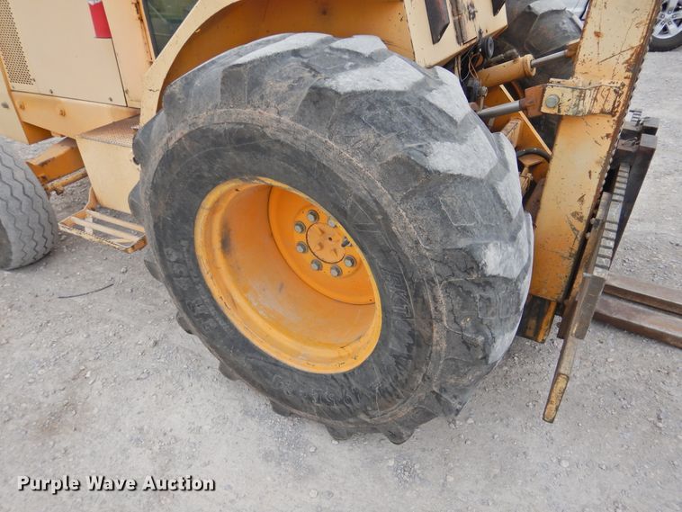 image for item HO9901 1989 John Deere 482C  forklift