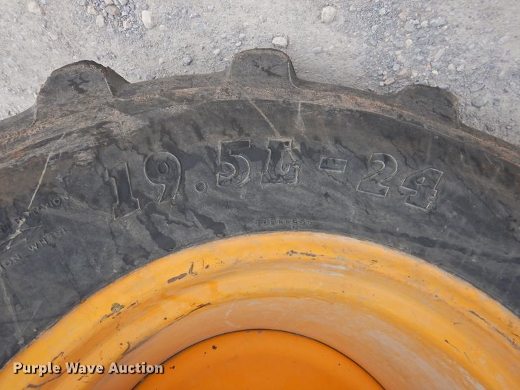 image for item HO9901 1989 John Deere 482C  forklift