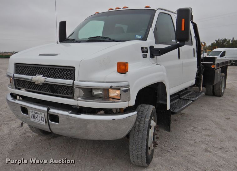 image for item HO9904 2007 Chevrolet C4500  Crew Cab flatbed truck