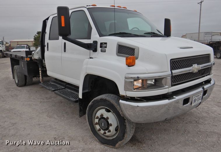 image for item HO9904 2007 Chevrolet C4500  Crew Cab flatbed truck