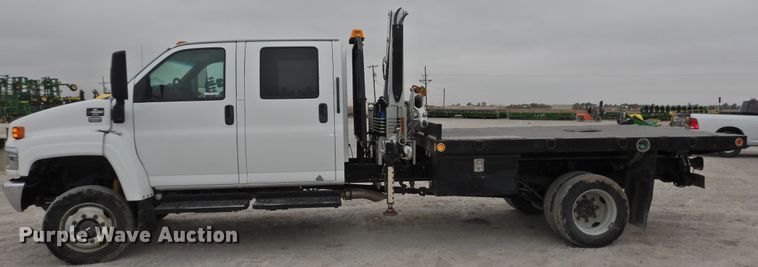 image for item HO9904 2007 Chevrolet C4500  Crew Cab flatbed truck
