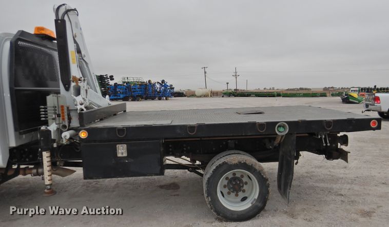 image for item HO9904 2007 Chevrolet C4500  Crew Cab flatbed truck
