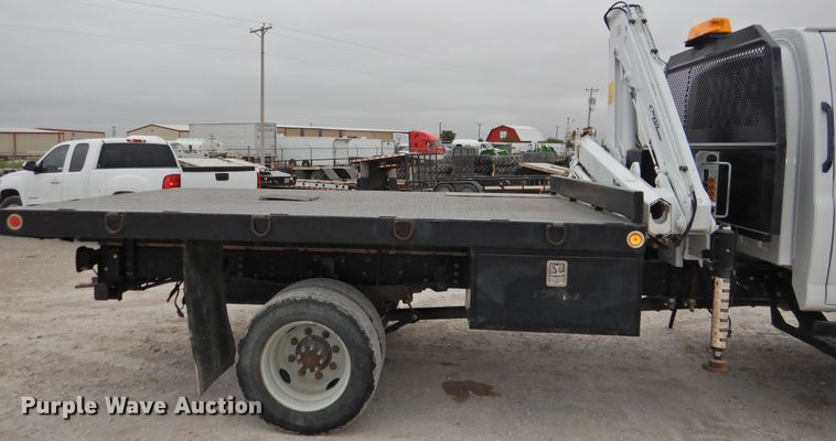 image for item HO9904 2007 Chevrolet C4500  Crew Cab flatbed truck