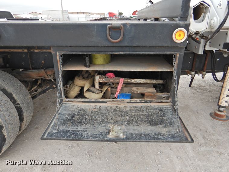 image for item HO9904 2007 Chevrolet C4500  Crew Cab flatbed truck