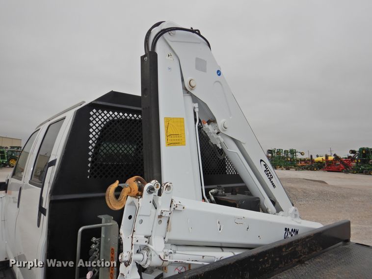 image for item HO9904 2007 Chevrolet C4500  Crew Cab flatbed truck