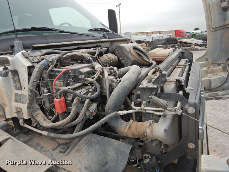 image for item HO9904 2007 Chevrolet C4500  Crew Cab flatbed truck