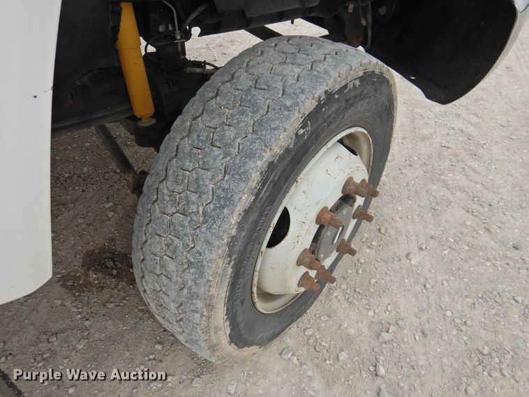 image for item HO9904 2007 Chevrolet C4500  Crew Cab flatbed truck