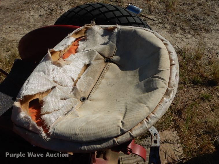 image for item HP9773 International Farmall 100  tractor