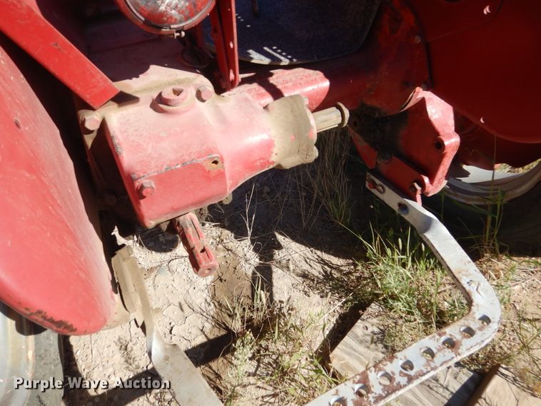 image for item HP9773 International Farmall 100  tractor
