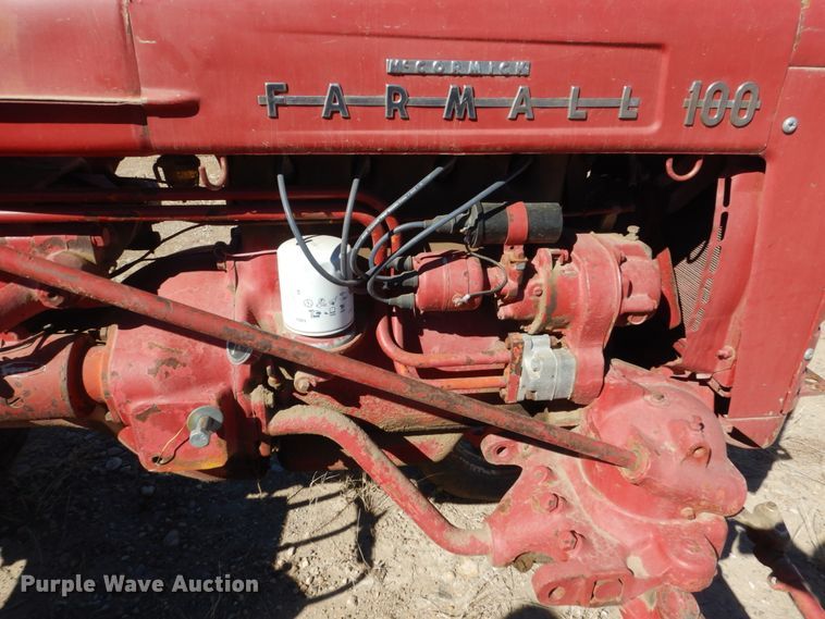 image for item HP9773 International Farmall 100  tractor