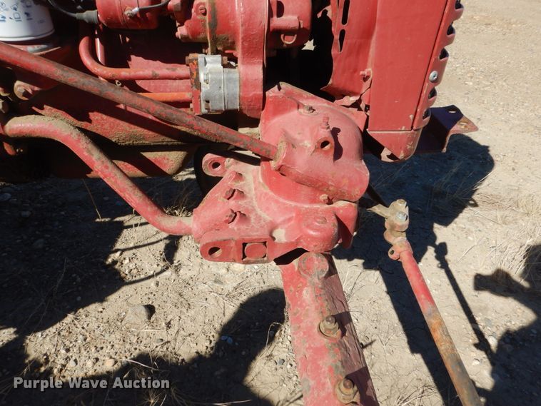 image for item HP9773 International Farmall 100  tractor