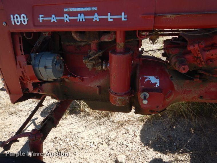 image for item HP9773 International Farmall 100  tractor