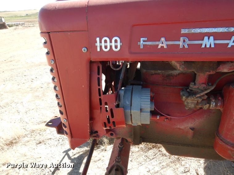 image for item HP9773 International Farmall 100  tractor