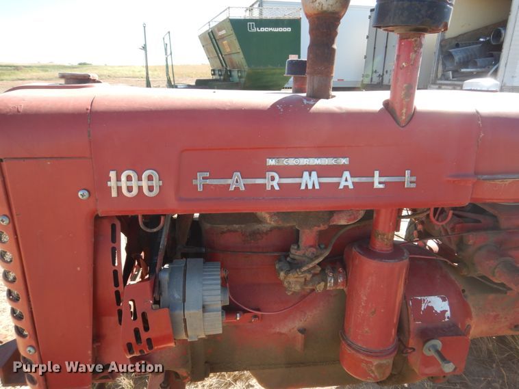 image for item HP9773 International Farmall 100  tractor