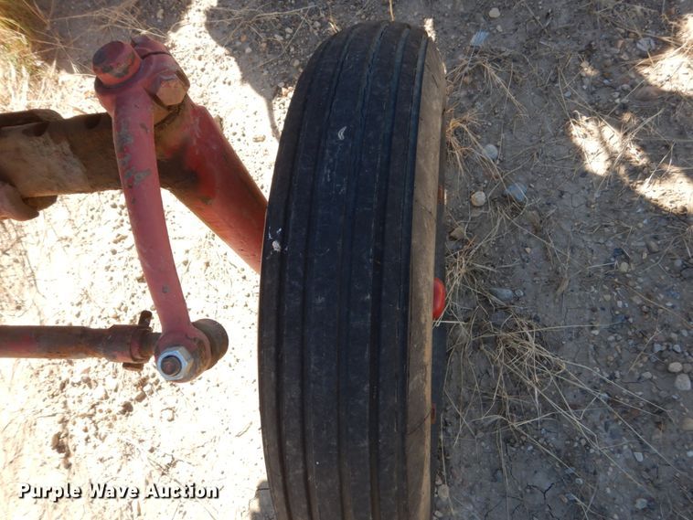 image for item HP9773 International Farmall 100  tractor