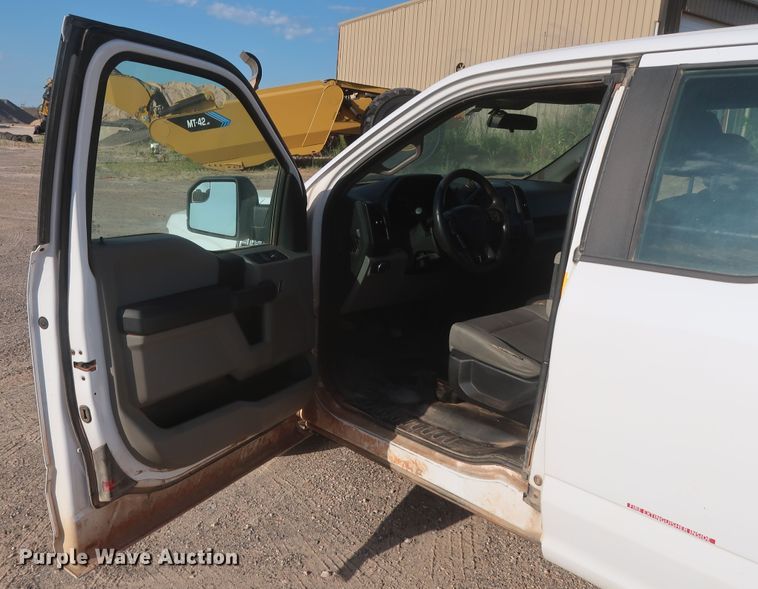 image for item HT9675 2017 Ford F150 XL  SuperCab pickup truck