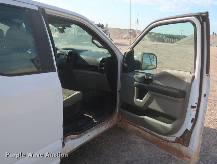 image for item HT9675 2017 Ford F150 XL  SuperCab pickup truck