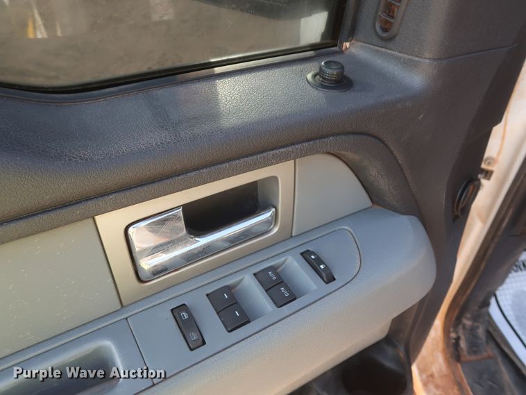 image for item HT9679 2013 Ford F150 XL  SuperCrew pickup truck