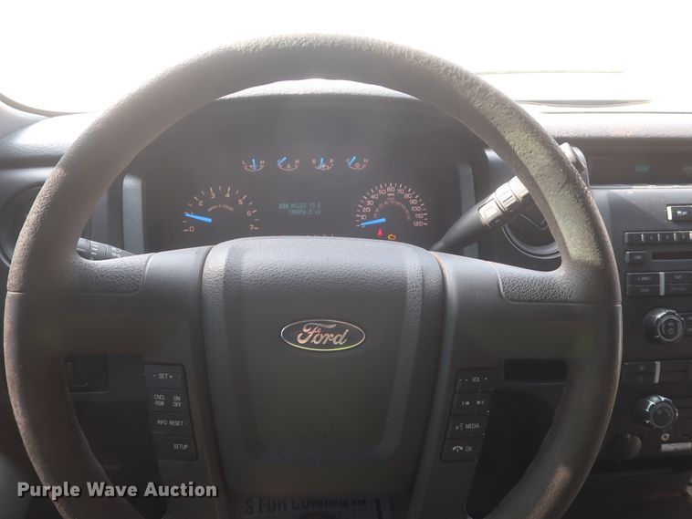 image for item HT9679 2013 Ford F150 XL  SuperCrew pickup truck