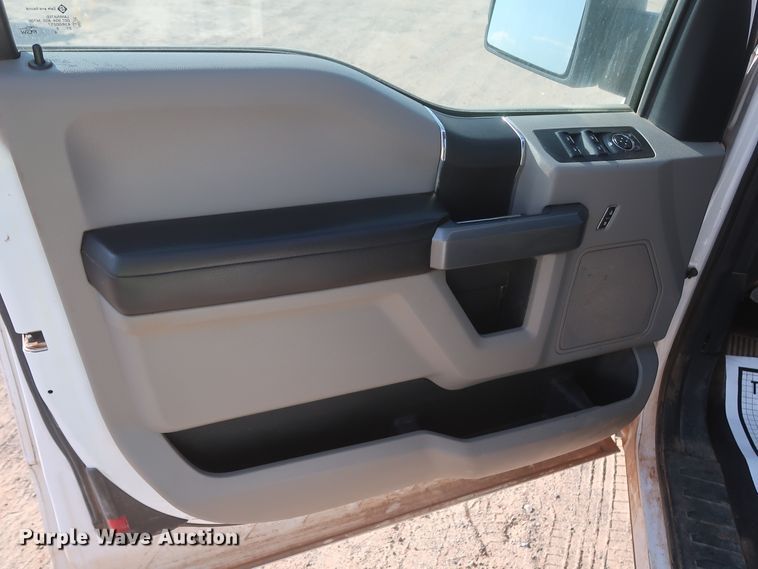 image for item HT9685 2015 Ford F150 XLT  SuperCab pickup truck