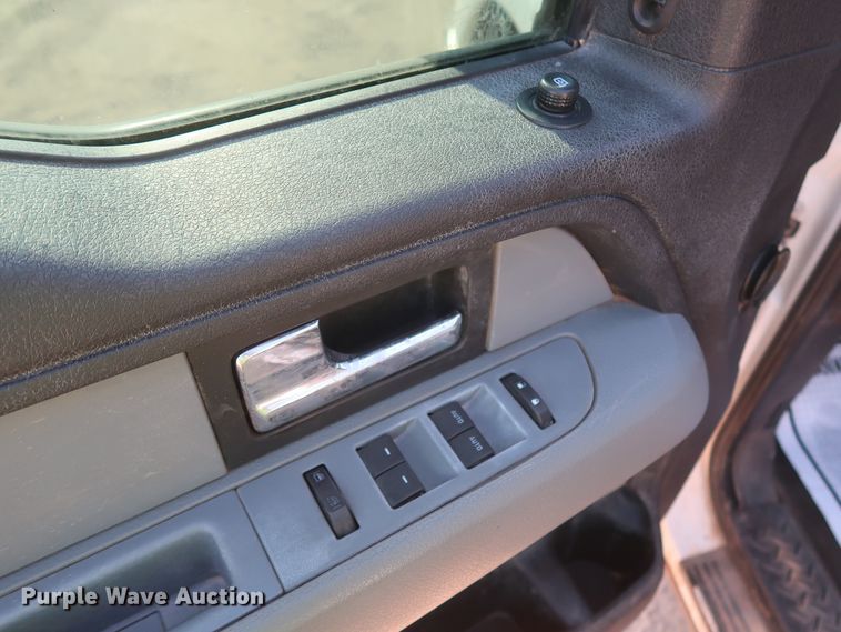 image for item HT9718 2012 Ford F150 XLT  SuperCab pickup truck