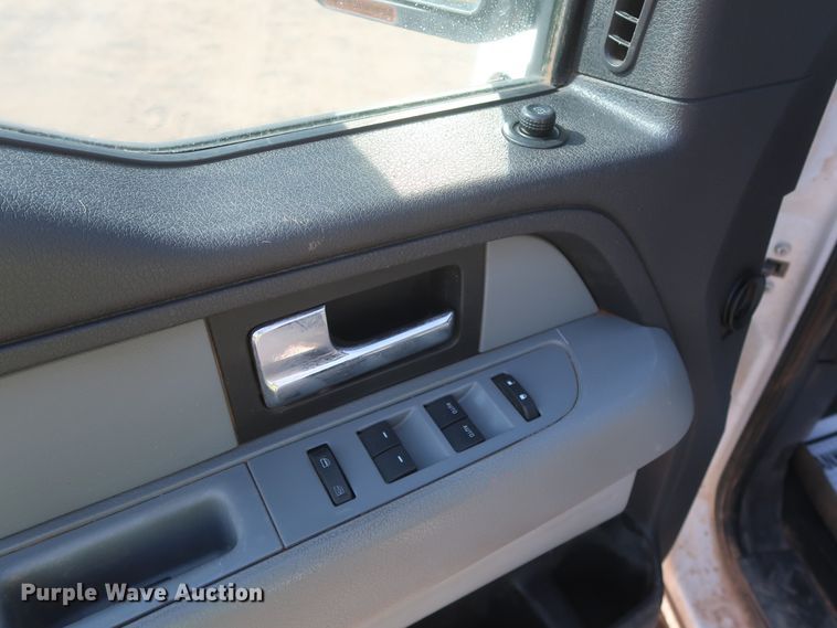 image for item HT9719 2013 Ford F150 XLT  SuperCrew pickup truck