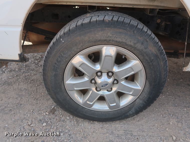 image for item HT9719 2013 Ford F150 XLT  SuperCrew pickup truck