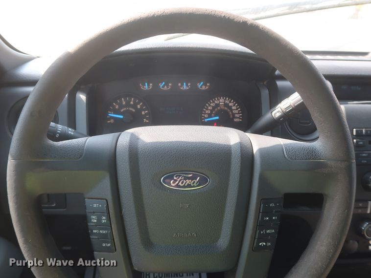 image for item HT9720 2013 Ford F150 XL  SuperCrew pickup truck