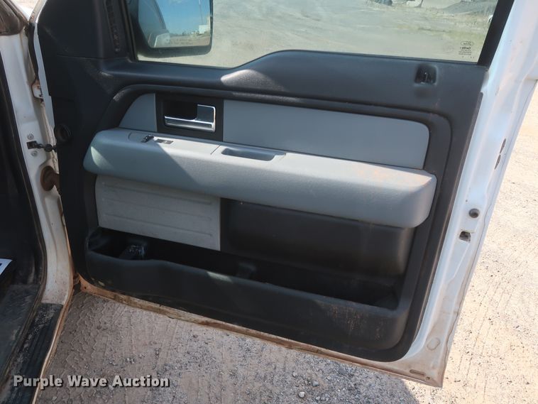 image for item HT9720 2013 Ford F150 XL  SuperCrew pickup truck