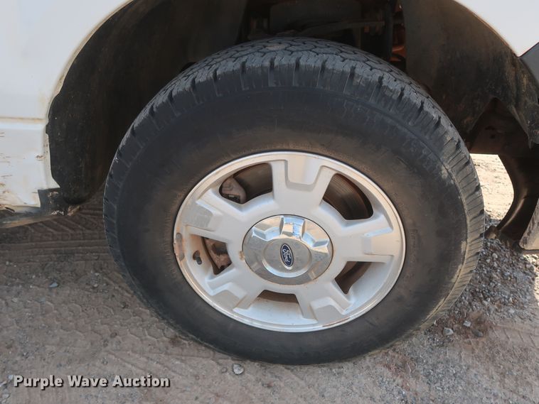 image for item HT9720 2013 Ford F150 XL  SuperCrew pickup truck