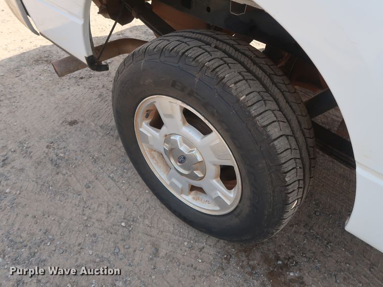 image for item HT9720 2013 Ford F150 XL  SuperCrew pickup truck