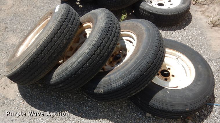image for item HT9742 (4) 205/90R15 tires and wheels