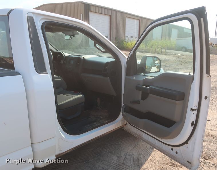 image for item HT9748 2018 Ford F150 XL  pickup truck