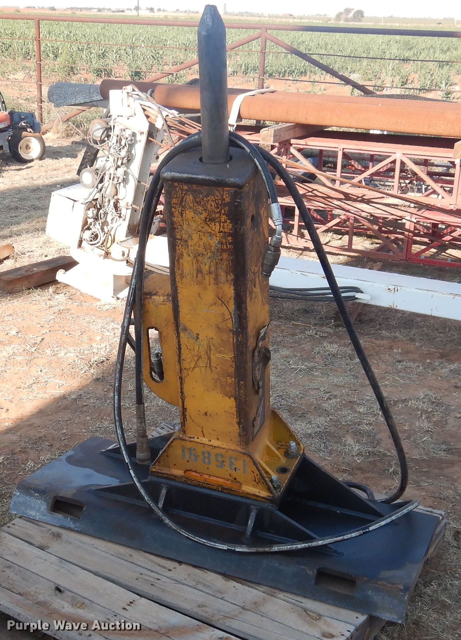 Arrowhead S40 skid steer breaker in Wolfforth, TX Item HO9037 sold