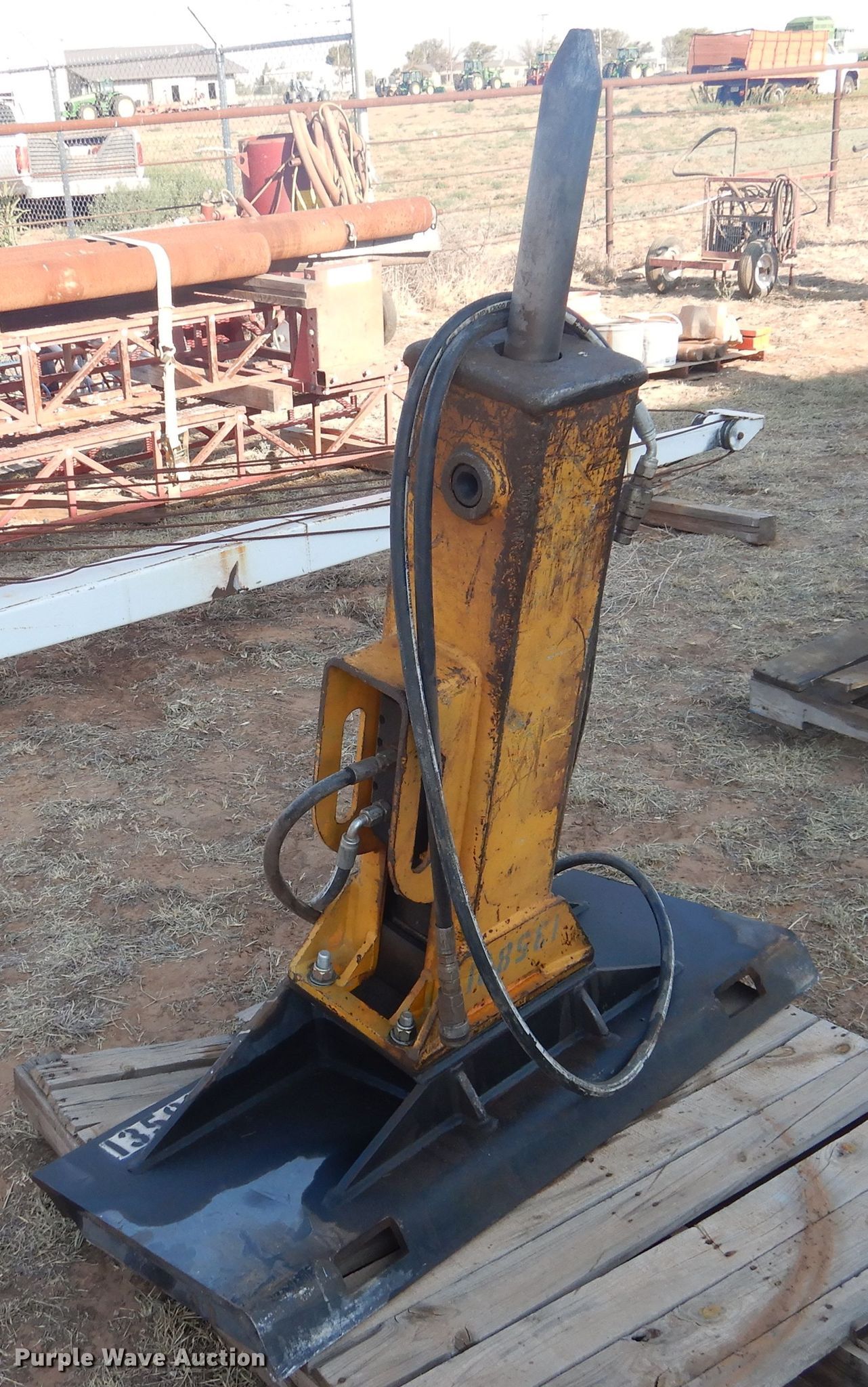 Arrowhead S40 skid steer breaker in Wolfforth, TX Item HO9037 sold