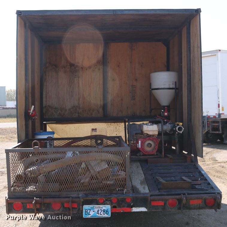 image for item DD6141 2000 Interstate 20DT equipment trailer with mixing system