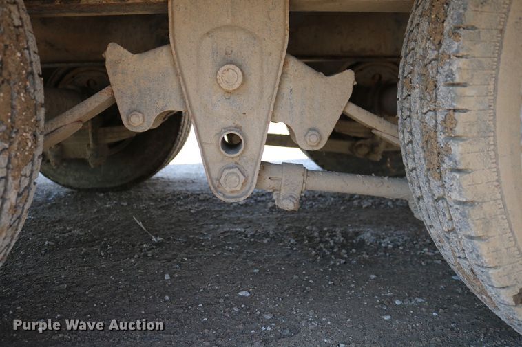 image for item DD6141 2000 Interstate 20DT equipment trailer with mixing system