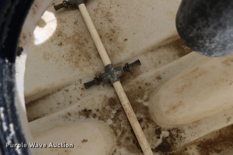 image for item DD6141 2000 Interstate 20DT equipment trailer with mixing system