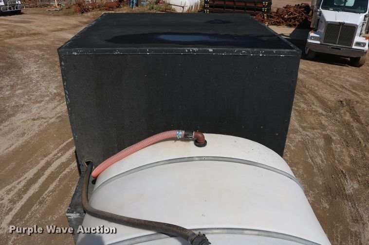 image for item DD6141 2000 Interstate 20DT equipment trailer with mixing system