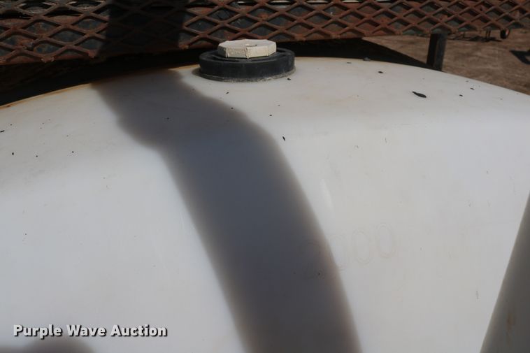 image for item DD6141 2000 Interstate 20DT equipment trailer with mixing system