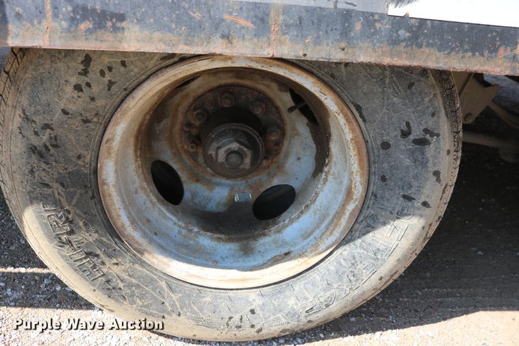 image for item DD6141 2000 Interstate 20DT equipment trailer with mixing system