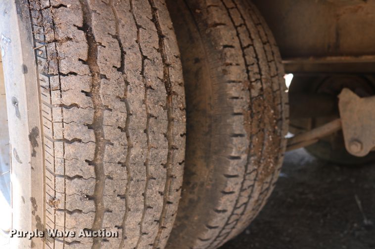 image for item DD6141 2000 Interstate 20DT equipment trailer with mixing system