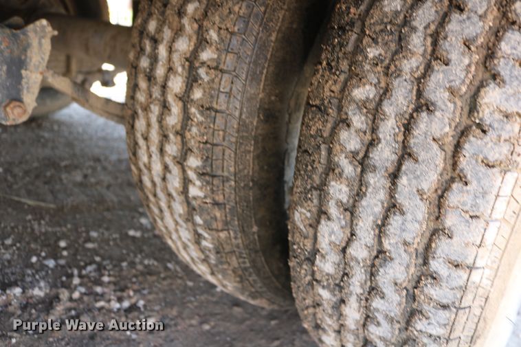 image for item DD6141 2000 Interstate 20DT equipment trailer with mixing system