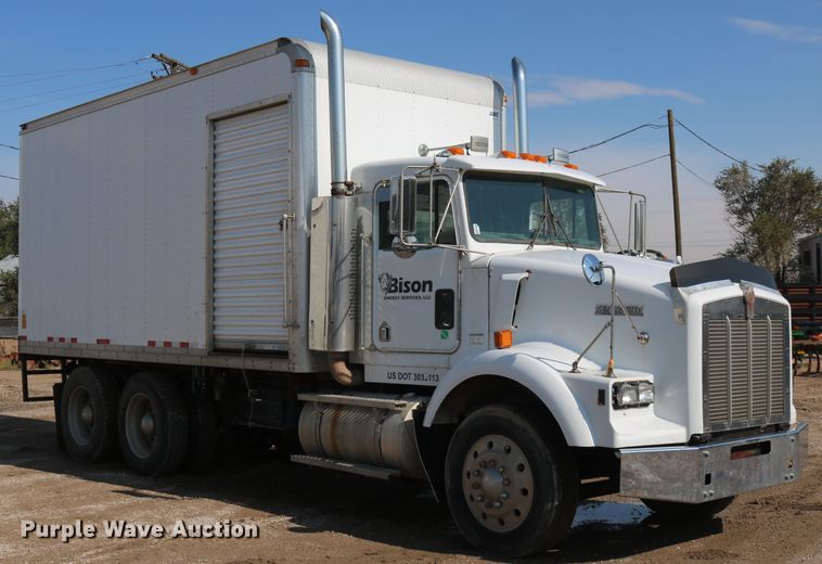 image for item DD6142 1995 Kenworth T800  box truck with mixing system