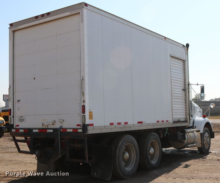 image for item DD6142 1995 Kenworth T800  box truck with mixing system