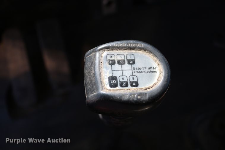 image for item DD6142 1995 Kenworth T800  box truck with mixing system