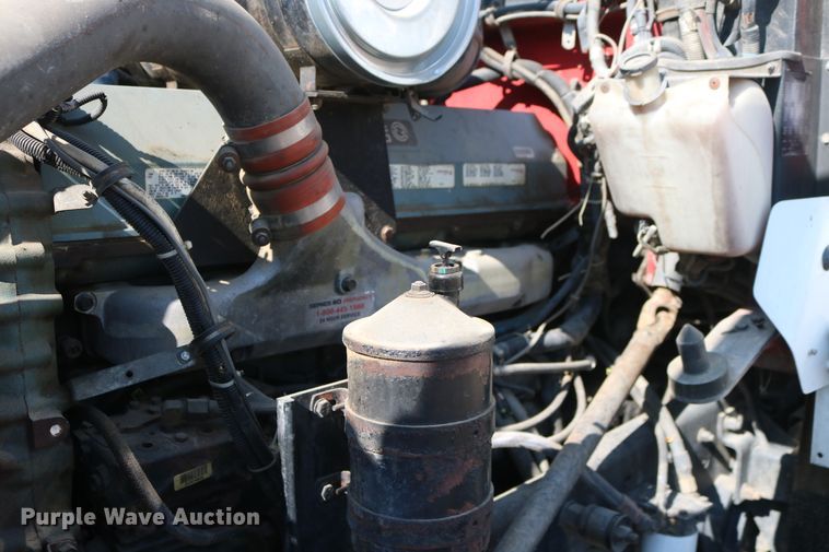 image for item DD6142 1995 Kenworth T800  box truck with mixing system