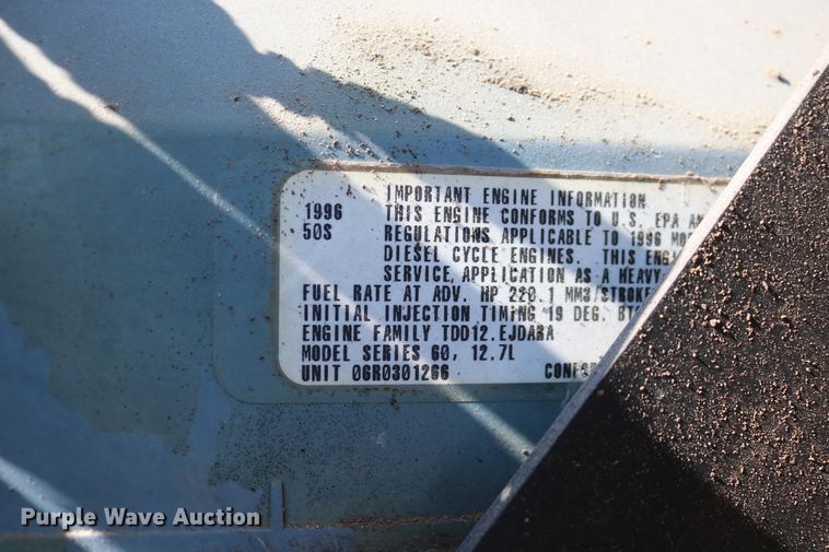 image for item DD6142 1995 Kenworth T800  box truck with mixing system