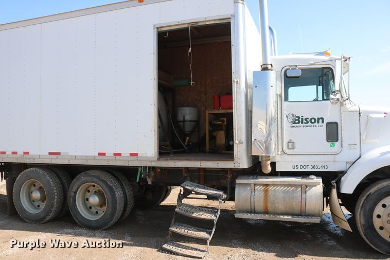 image for item DD6142 1995 Kenworth T800  box truck with mixing system