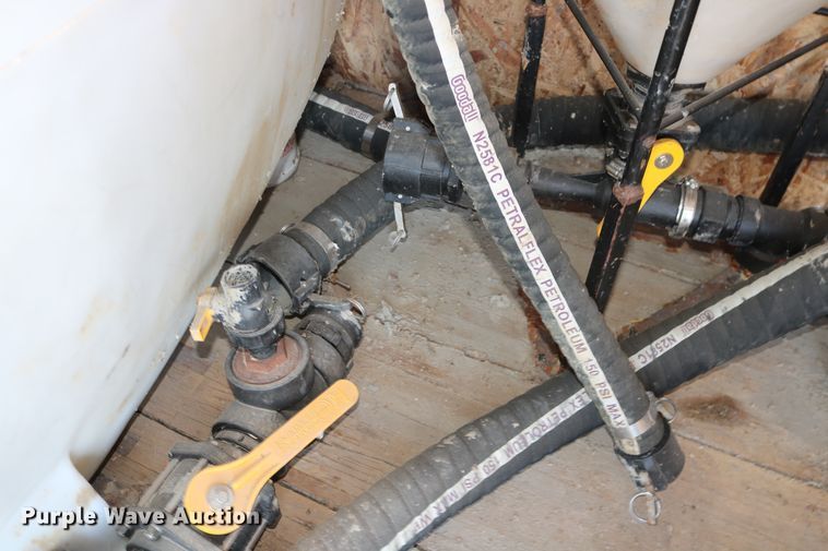 image for item DD6142 1995 Kenworth T800  box truck with mixing system